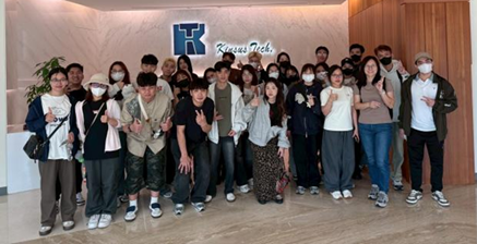 每一年度合作的學校都會安排即將實習的外籍專班同學到公司進行參訪，透過實際到訪，讓同學了解工作環境及公司在做什麼，可以提前作好準備。