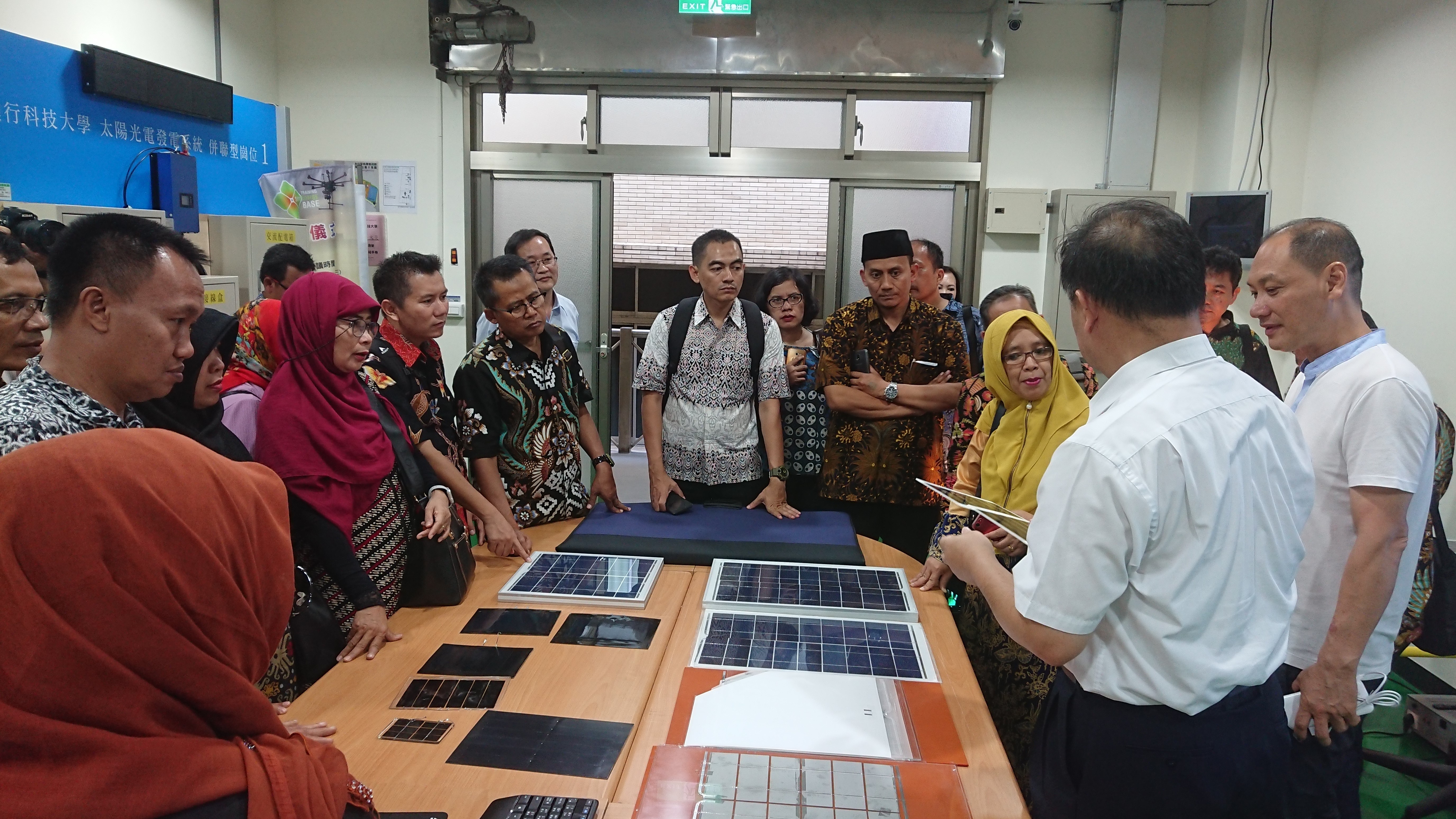 印尼教育部校長教育團參訪健行科大照片。