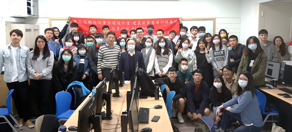 夥伴學校臺北商業大學技優生招生宣導活動合影。